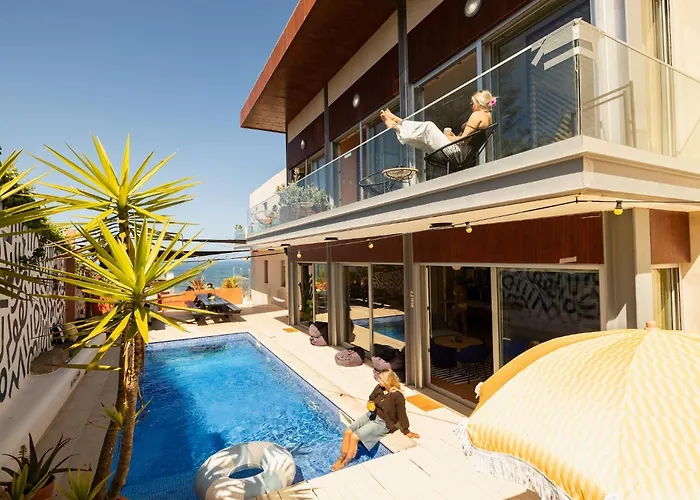 A Pousada The Salty Surf & Yoga Ericeira